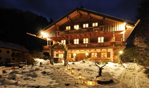 Der Ignazhof in Bad Wiessee im Winter, © im-web.de/ Tourist-Information Bad Wiessee Der Ignazhof in Bad Wiessee im Winter, © im-web.de/ Tourist-Information Bad Wiessee