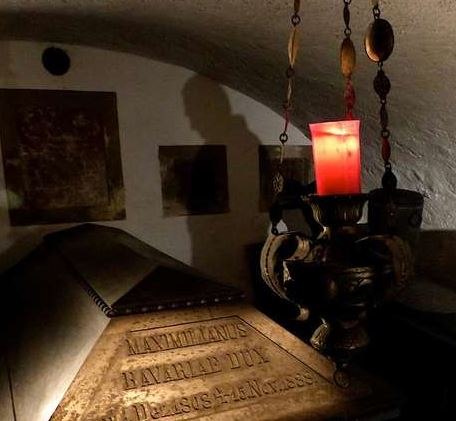 Gruft_Sarkophag, © @Tourist-Information Tegernsee