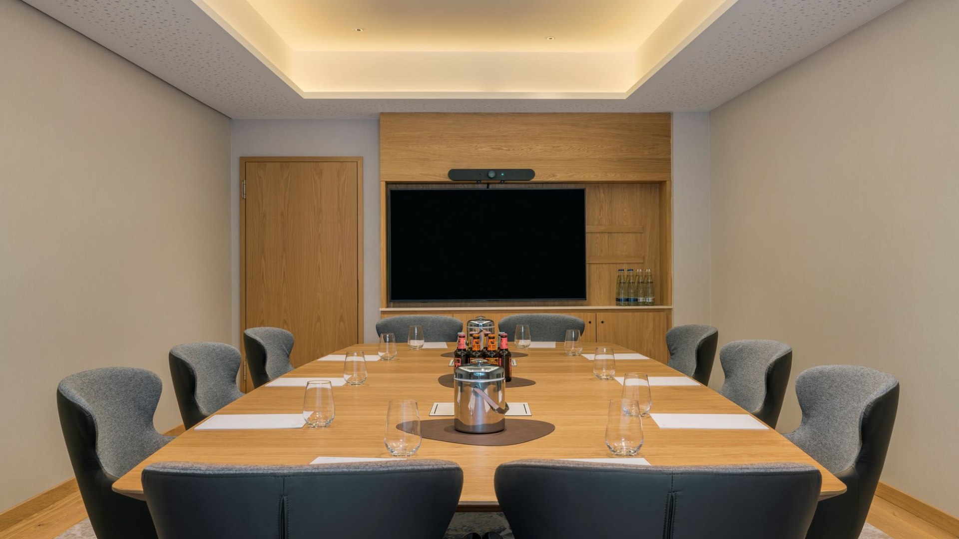 10_ak_mucat_meeting-2_1, © Caro & Selig, Tegernsee, Autograph Collection 10_ak_mucat_meeting-2_1, © Caro & Selig, Tegernsee, Autograph Collection