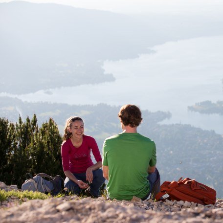 Rast am Wallberg mit Ausblick auf den Tegernsee, © Hansi Heckmair