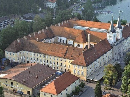Zetrum der Bildung_psallierchor-tegernsee104-v-img-16-9-l-1dc0e8f74459dd04c91a0d45af4972b9069f1135-1