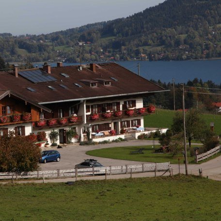 Ausblick mit See Gästehaus Kleinbuch, © Gästehaus Kleinbuch