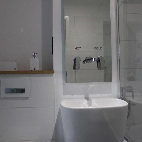 Badezimmer ( Villeroy & Boch, Joop, Flaminia), © im-web.de/ Tourist Information Tegernsee