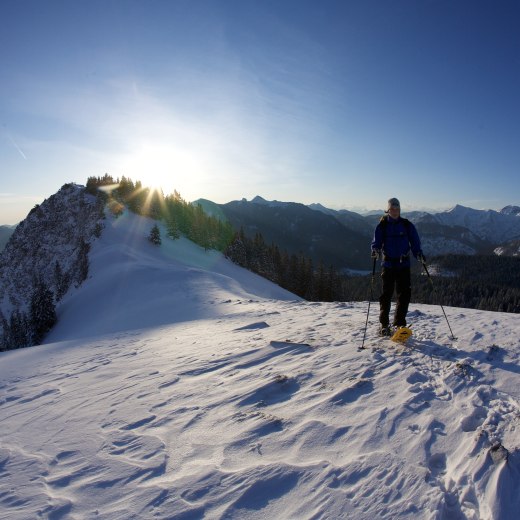 Schneeschuhwandern am Hirschberg bei Sonnenschein, © Bernd Ritschel