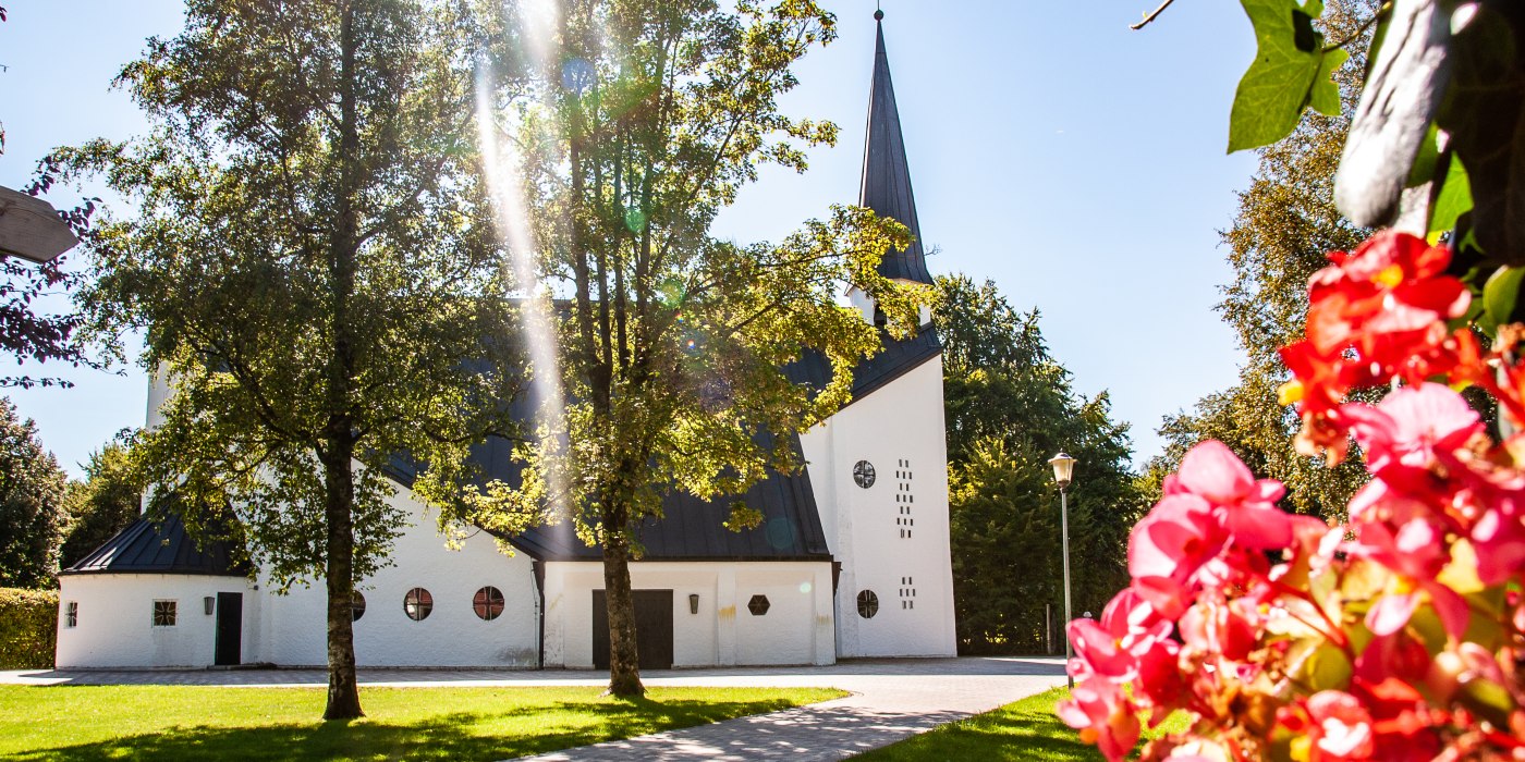 Evang. Auferstehungskirche Rottach-Egern, © Der Tegernsee, Sabine Ziegler-Musiol