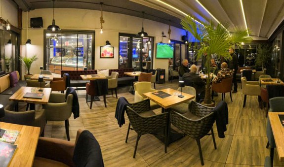 eiscafe-cristallo-weitwinkel-001