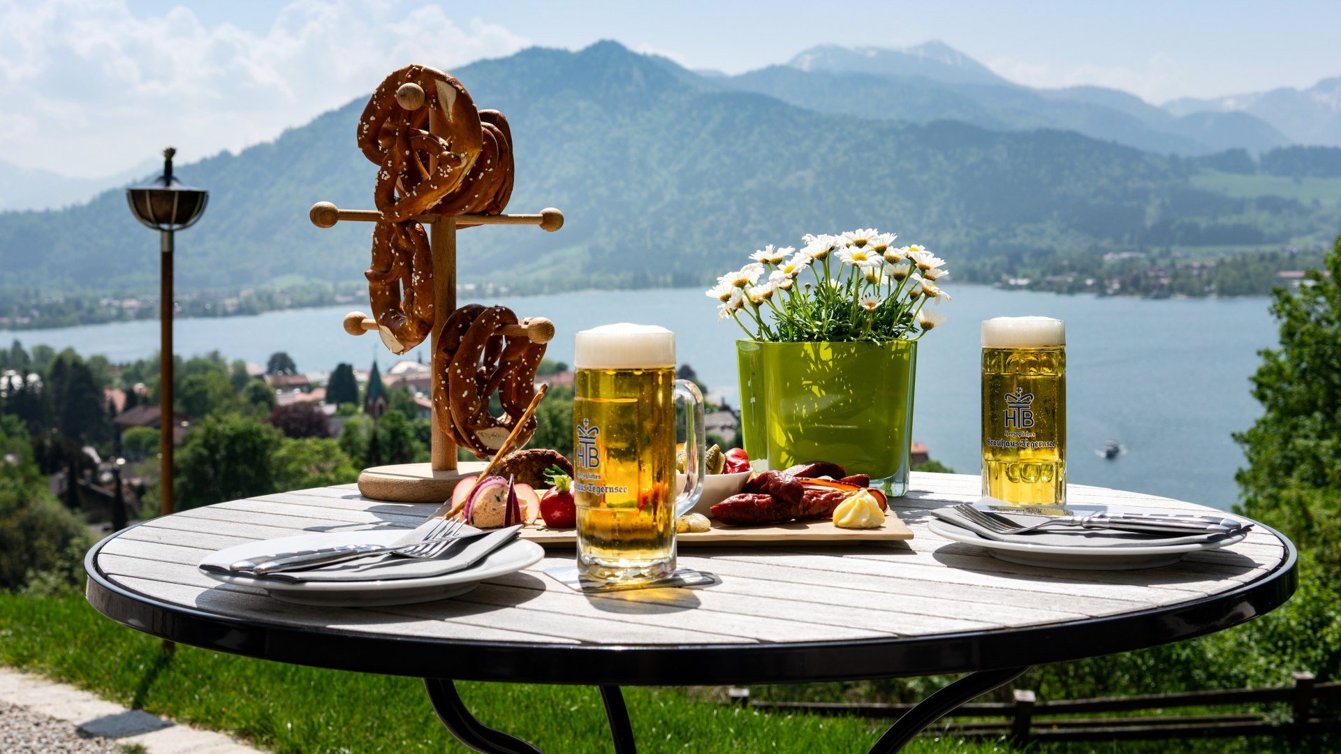 Biergarten_DAS TEGERNSEE_, © Hotel DAS TEGERNSEE
