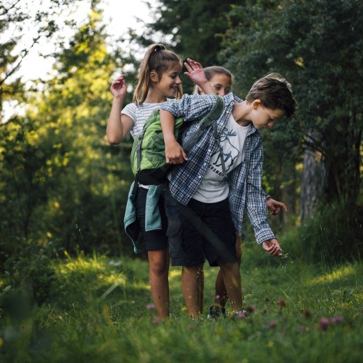 Kinder unterwegs in der Natur, © Julian Rohn