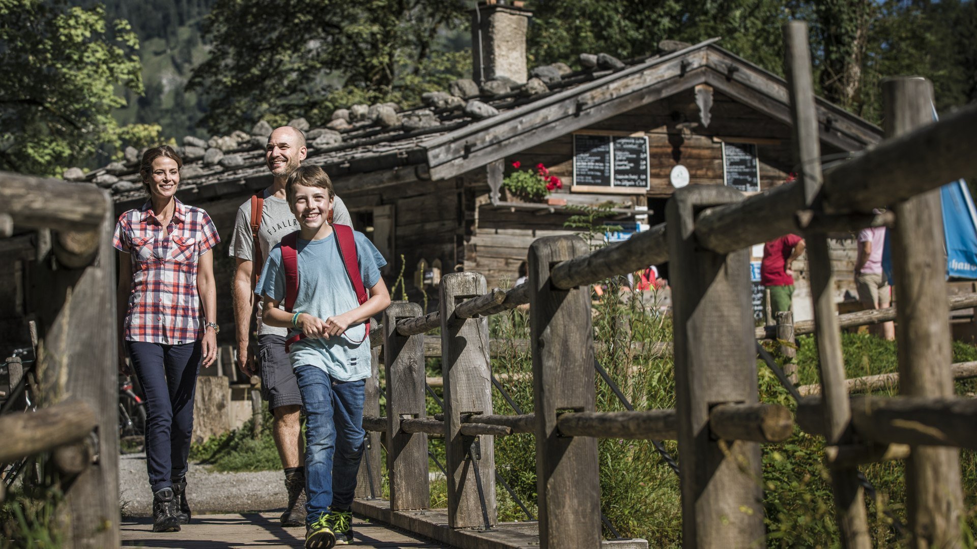 Hiking with the family, © Hansi Heckmair