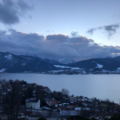 Blick nur ca. 200m Neureuthstr. bergauf, &copy; im-web.de/ Tourist Information Tegernsee