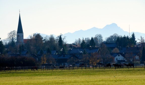 Otterfing Blick auf die Berge, &copy; Alpenregion Tegernsee Schliersee