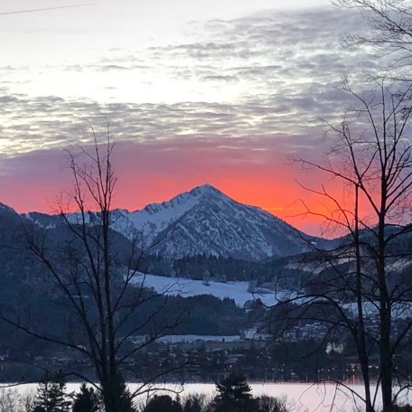 Sonnenuntergang im Winter, Blick von Terrasse, © im-web.de/ Tourist Information Tegernsee