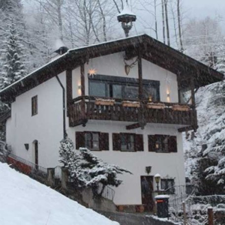 Haus 8, Westansicht im Winter, © im-web.de/ Ferienwohnungen Tegernsee