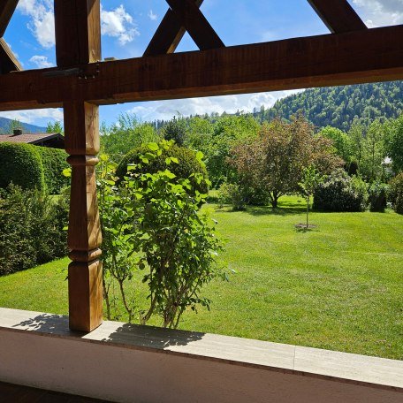 Blick in den Garten von der Terrasse, © Ferienhaus Gottschlicht