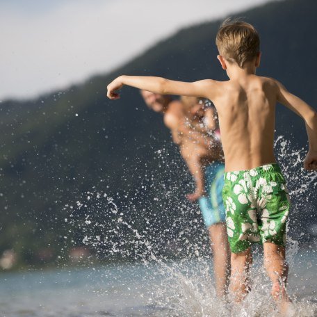 Water splash at Seeglas Gmund , © Hansi Heckmair