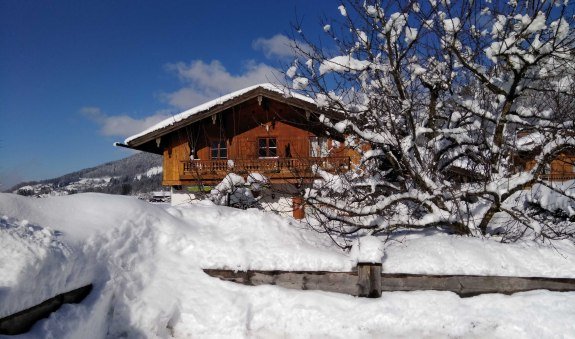 Ferienwohnung Butz in Rottach-Egern - Hausansicht im Winter, © © GERLIND SCHIELE PHOTOGRAPHY TEGERNSEE