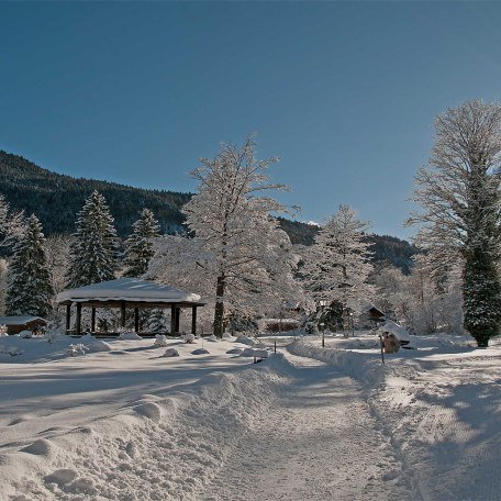 Gasthof Batznh&auml;usl in Kreuth am Tegernsee im Winterm&auml;rchenland, &copy; GERLIND SCHIELE PHOTOGRAPHY TEGERNSEE