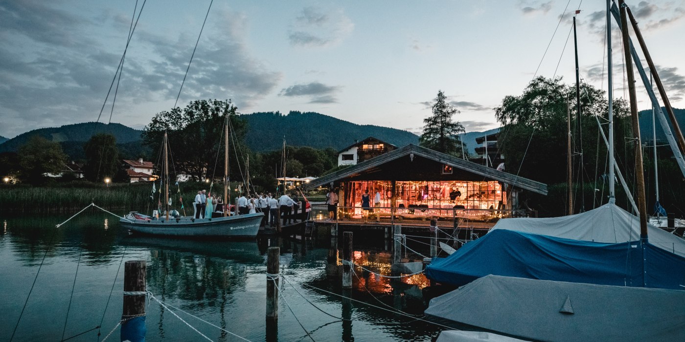 Abendstimmung auf dem See - Das Bootshaus / Foto by: Alex Mayer