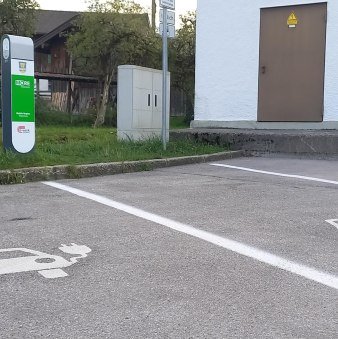 e-ladestation-dourdanplatz_1, &copy; Tegernseer Tal Tourismus GmbH - S. Rachel