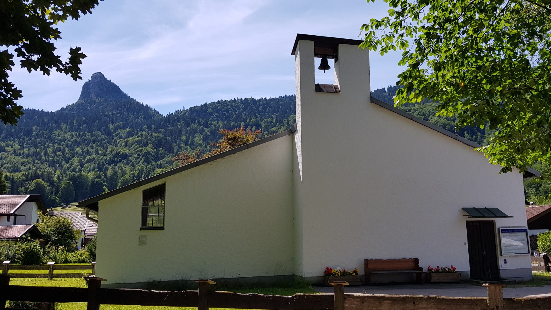 Evang.- Luth. Emmauskirche, © A. Kimpfbeck