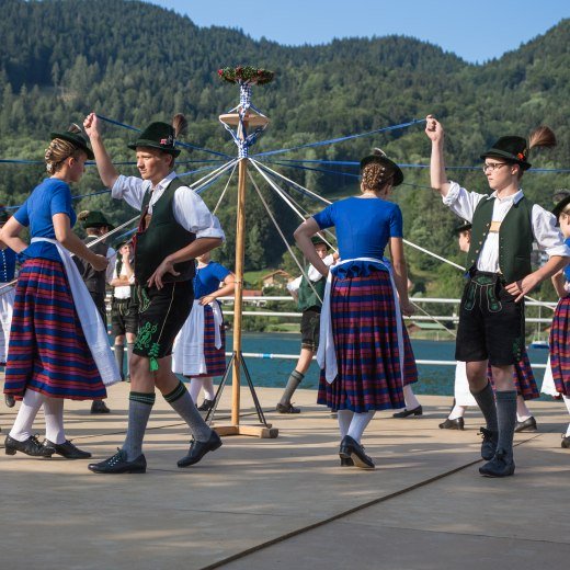 Trachtenverein am Seefest, © Der Tegernsee, Christoph Schempershofe