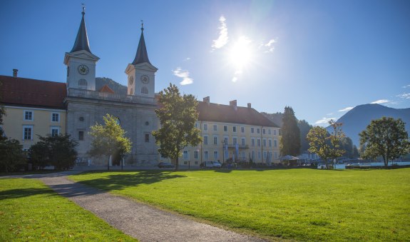 Die Kirche des ehemaligen Kloster Tegernsee, © Christoph Schempershofe Die Kirche des ehemaligen Kloster Tegernsee, © Christoph Schempershofe