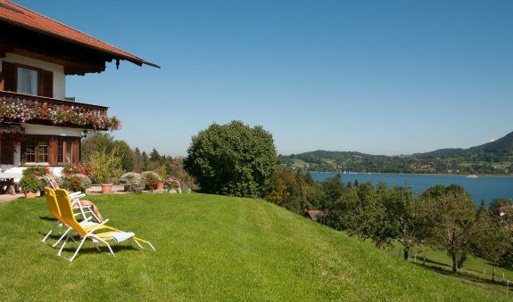 Gästehaus Unterreiterhof in Bad Wiessee - mit Traumblick über das Tegernseer Tal, © GERLIND SCHIELE PHOTOGRAPHY TEGERNSEE