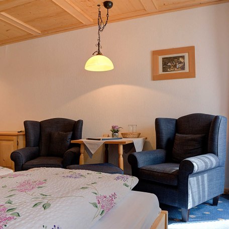 Doppelzimmer im 1. Stock mit Balkon, &copy; im-web.de/ Tourist-Information Rottach-Egern