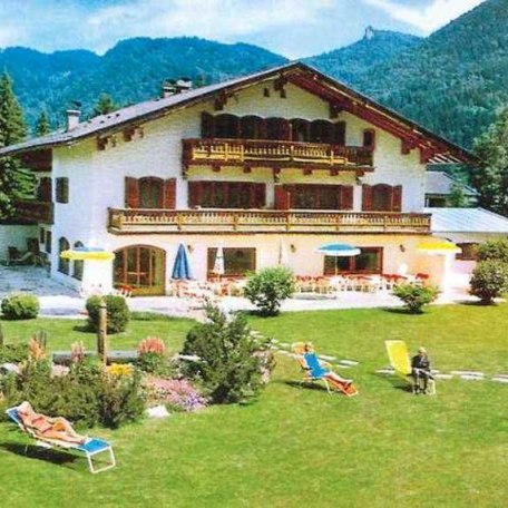 Garten mit Liegewiese, &copy; im-web.de/ Tourist-Information Rottach-Egern