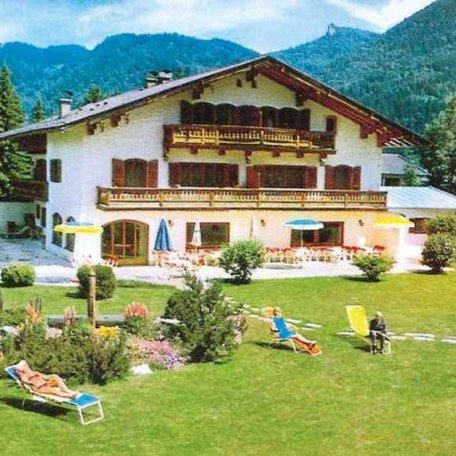 Garten mit Liegewiese, &copy; im-web.de/ Tourist-Information Rottach-Egern