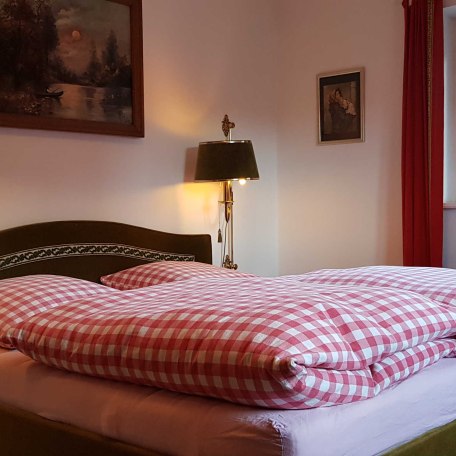 Wohnung im EG Schlafzimmer 1, © im-web.de/ Tourist-Information Kreuth