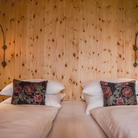 HOTEL BUSSI BABY - Zimmer, © im-web.de/ Tourist-Information Bad Wiessee