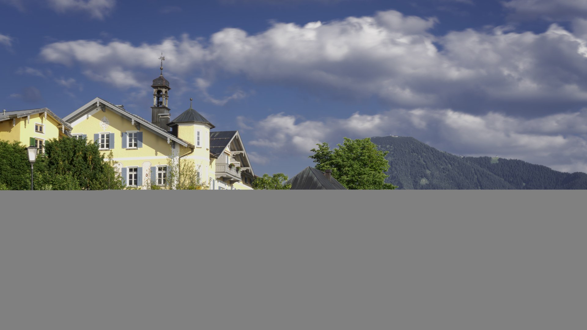 Die Seepromenade in Tegernsee Stadt, © Der Tegernsee, Dietmar Denger