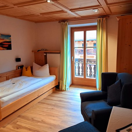 Einzelzimmermer mit Balkon, &copy; im-web.de/ Tourist-Information Rottach-Egern
