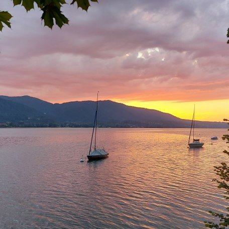 Abendstimmung am nahegelegenen Tegernsee, &copy; Barbara B&ouml;ttner-Rixner