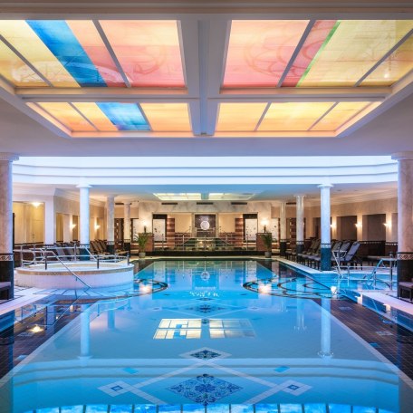 4_elements_spa_Innenpool, &copy; Seehotel Ueberfahrt