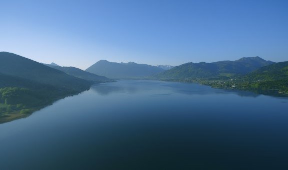 Der fantastische Blick von Gut Kaltenbrunn &uuml;ber den Tegernsee Richtung Wallberg und Bayerische Voralpen., &copy; Manfred Manke