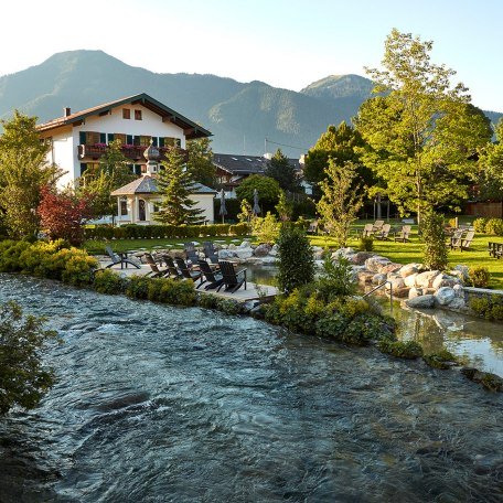 BW_Aussen_Park_Fluss, © Spa &amp; Resort Bachmair Weissach