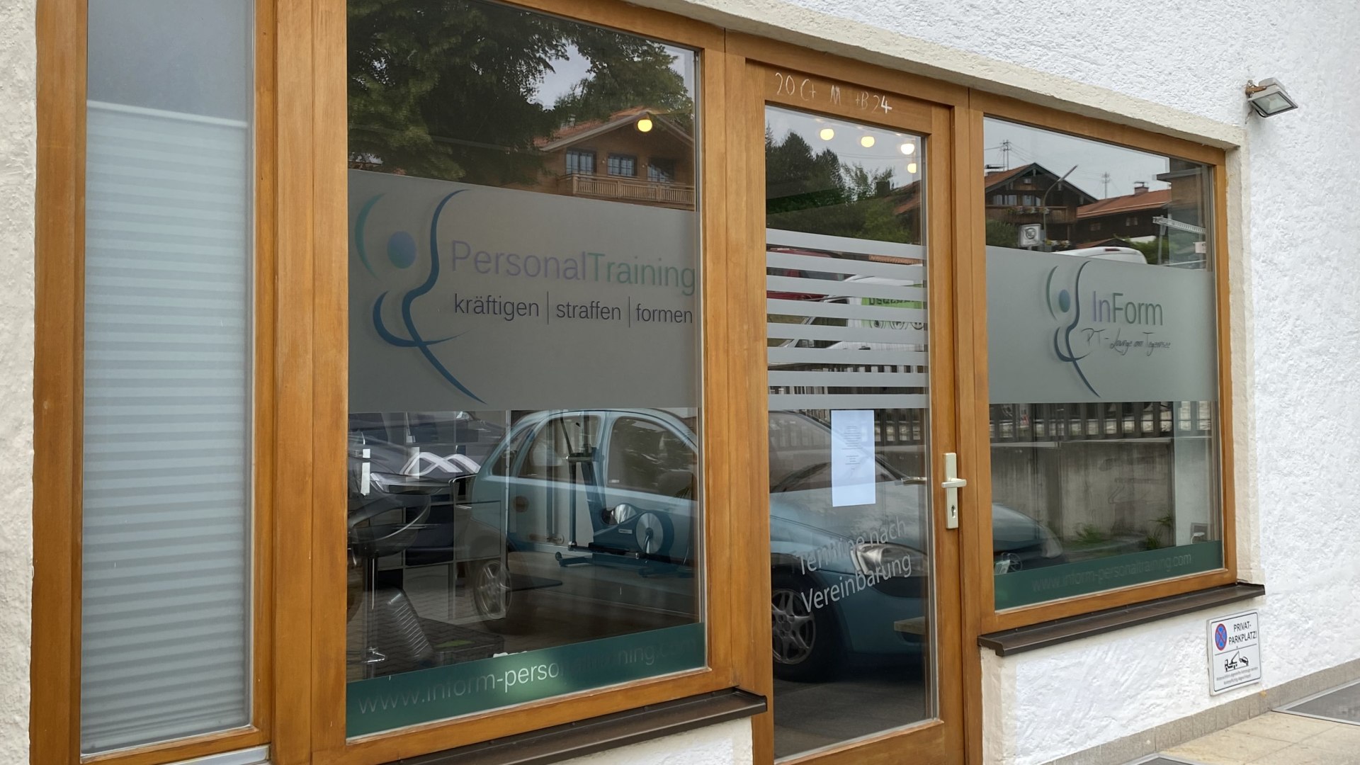 In Form, &copy; TTT - NR