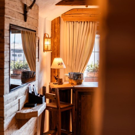 Blick vom Flur ins Wohnzimmer, © im-web.de/ Tourist-Information Bad Wiessee