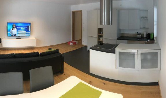 129372070, &copy; &copy;LeaamSee