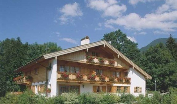 Gästehaus Lesch Hausansicht, © im-web.de/ Tourist-Information Kreuth