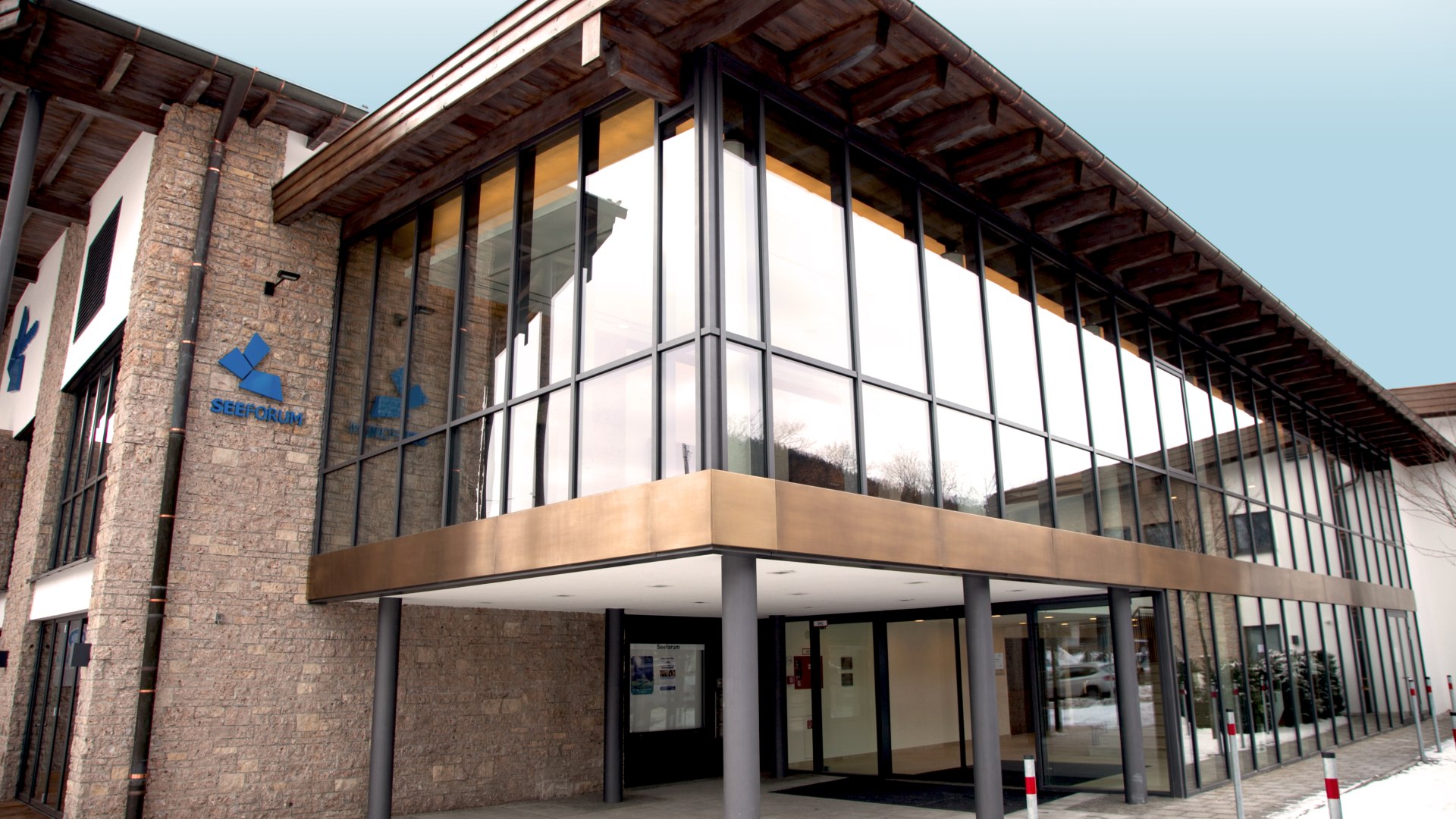 Außenansicht Seeforum Rottach-Egern Außenansicht Seeforum Rottach-Egern