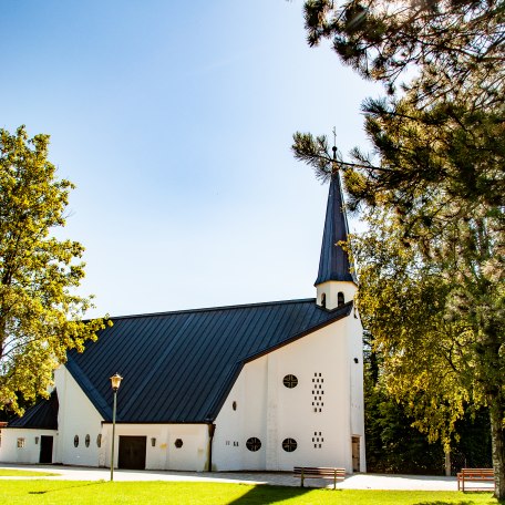 Evang. Auferstehungskirche Rottach-Egern, © Der Tegernsee, Sabine Ziegler-Musiol