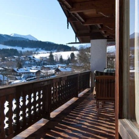 Balkon mit Bergblick, © im-web.de/ Tourist-Information Bad Wiessee