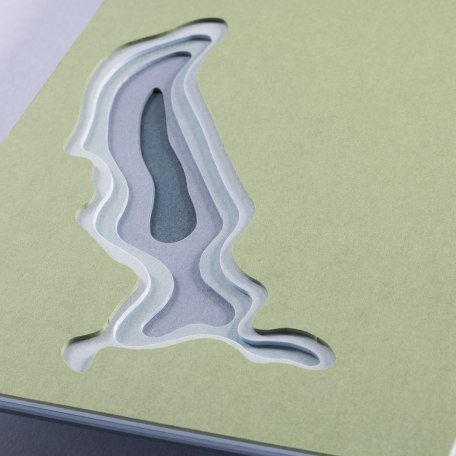 gmund-papier-notizblock-tegernseeblock-a5-ufergr&uuml;n-detail-stanzung-main-042036, &copy; Gmund Papier