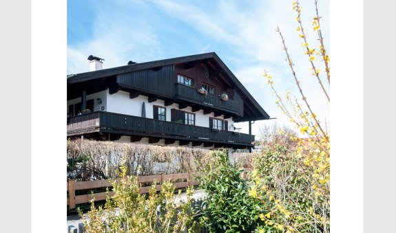 Ferienwohnung Rotkehlchen, Bad Wiessee, Ostansicht, Fewo 1. OG rechts, &copy; im-web.de/ Ferienwohnungen Tegernsee