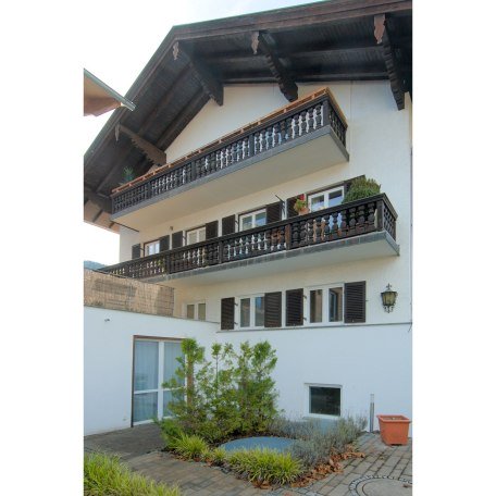 Sicht auf den Balkon im DG, Fewo Cosima, &copy; im-web.de/ Ferienwohnungen Tegernsee