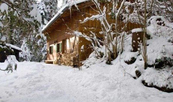 Ferienhaus am Tegernsee: Das Almhaus Webermohof im Winter, &copy; im-web.de/ Tourist-Information Rottach-Egern