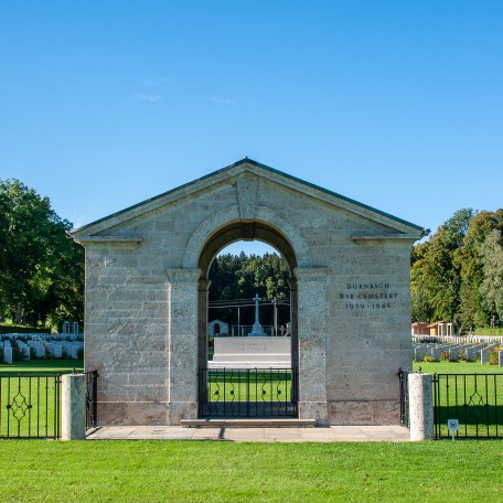 war cemetery duernbach 1, © Der Tegernsee, Sabine Ziegler-Musiol war cemetery duernbach 1, © Der Tegernsee, Sabine Ziegler-Musiol